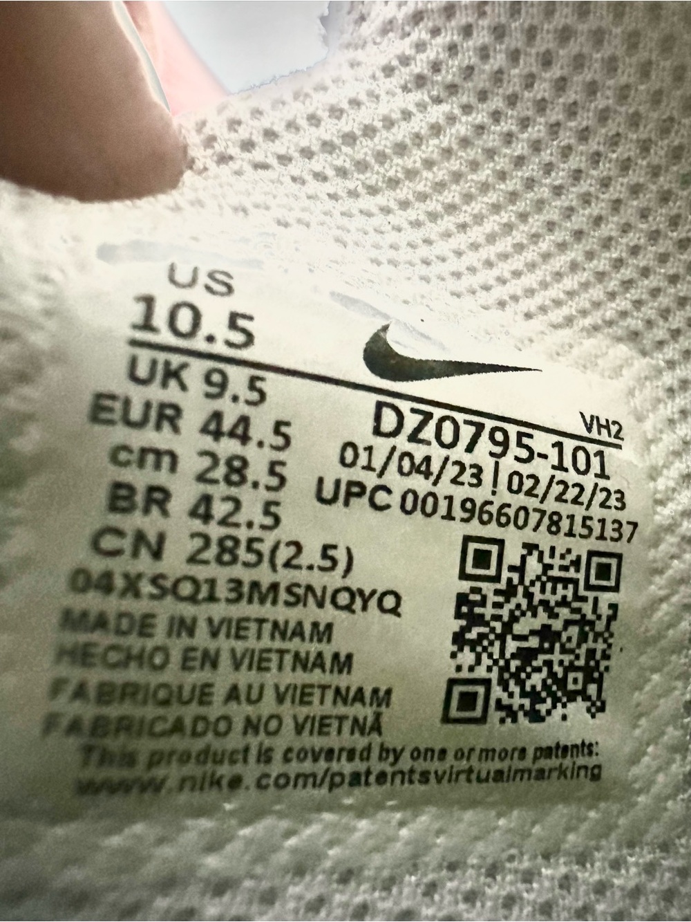 Nike White Black Volt Air Max Excee Runner “Bright Cactus” - Picture 8 of 8